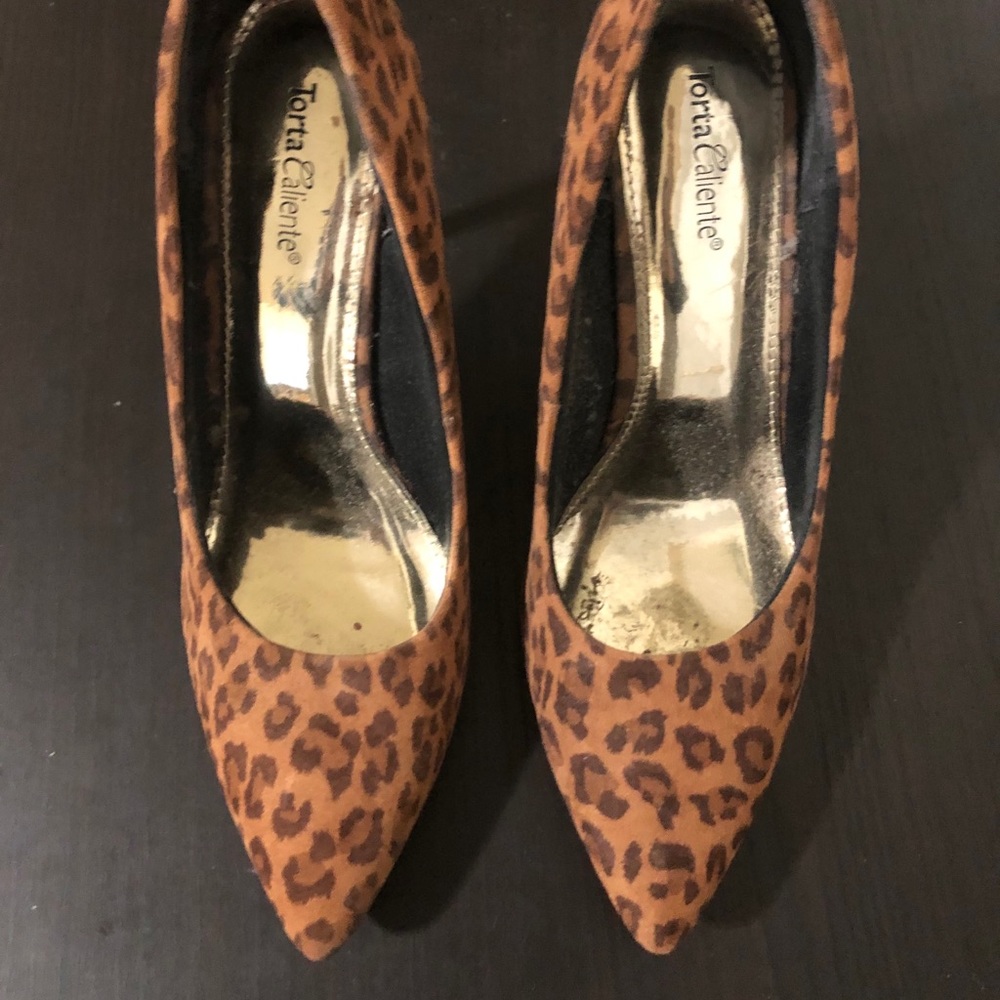 Torta Caliente Leopard Print Heels